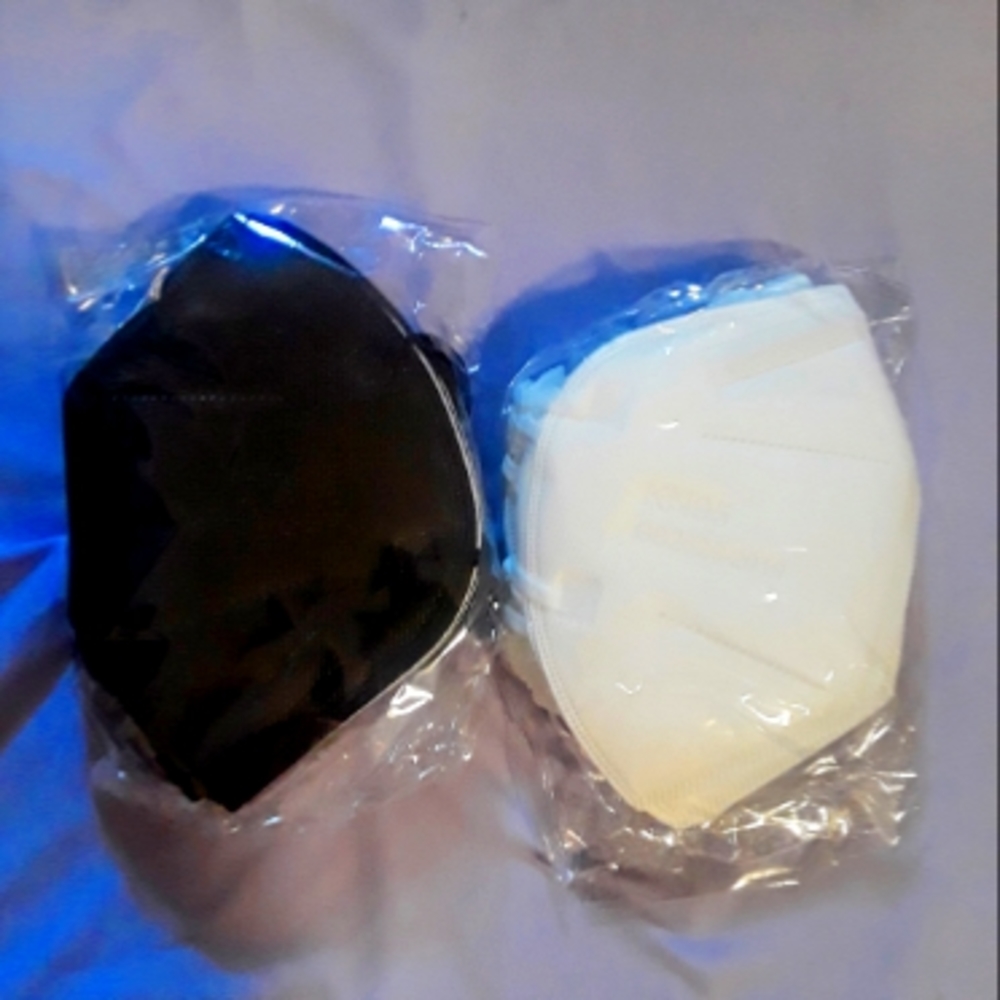 KN95 mark 10 black 10 white